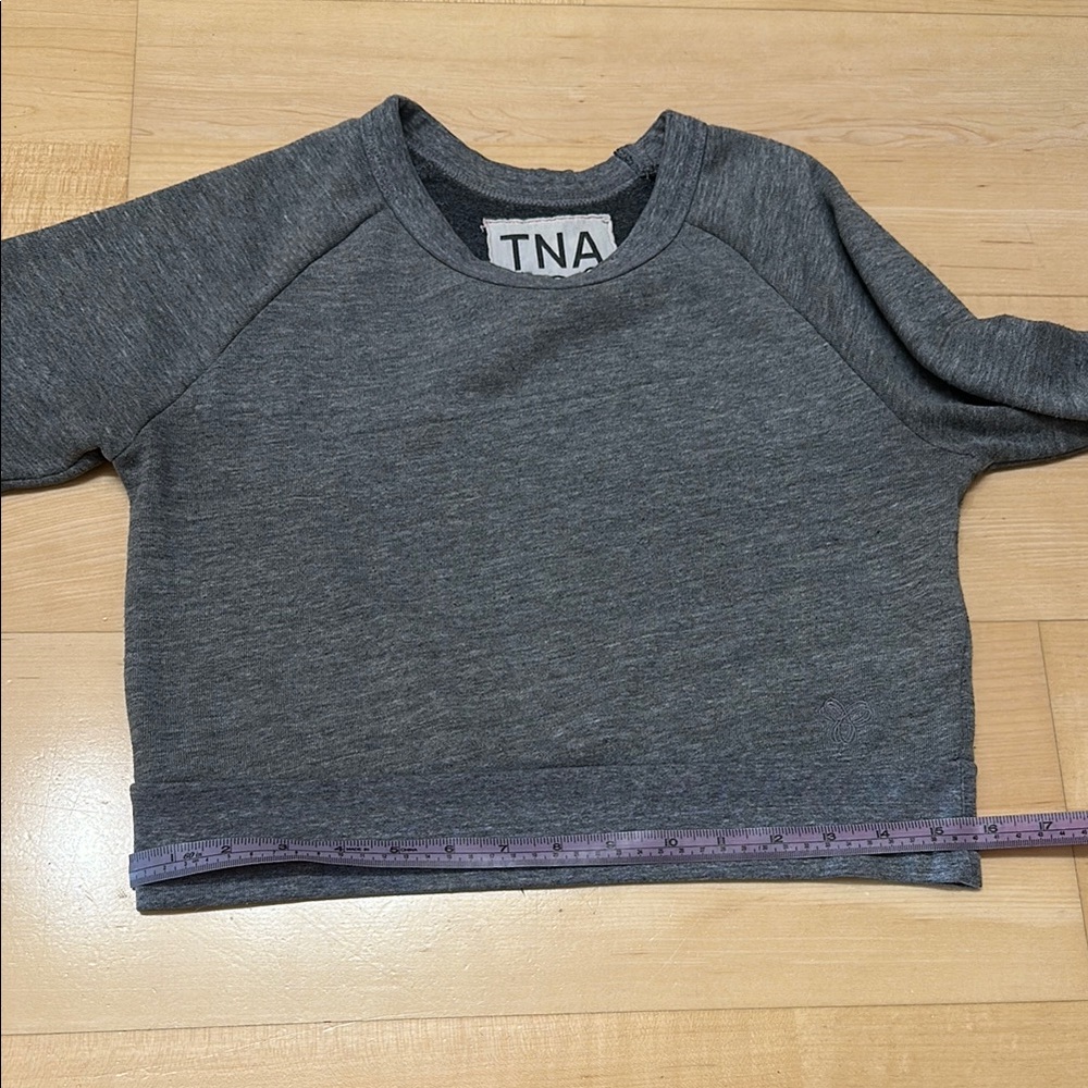 Aritzia Gray Fleece Cropped Long Sleeve | TNA - Picture 8 of 10